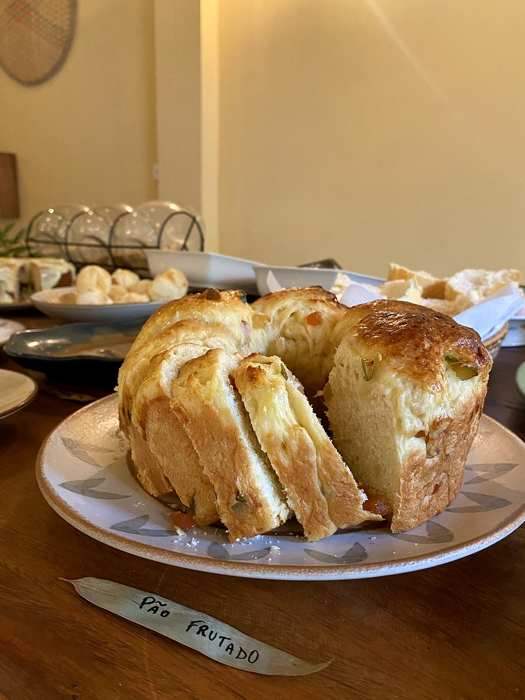 Pão frutado Pousada Roca